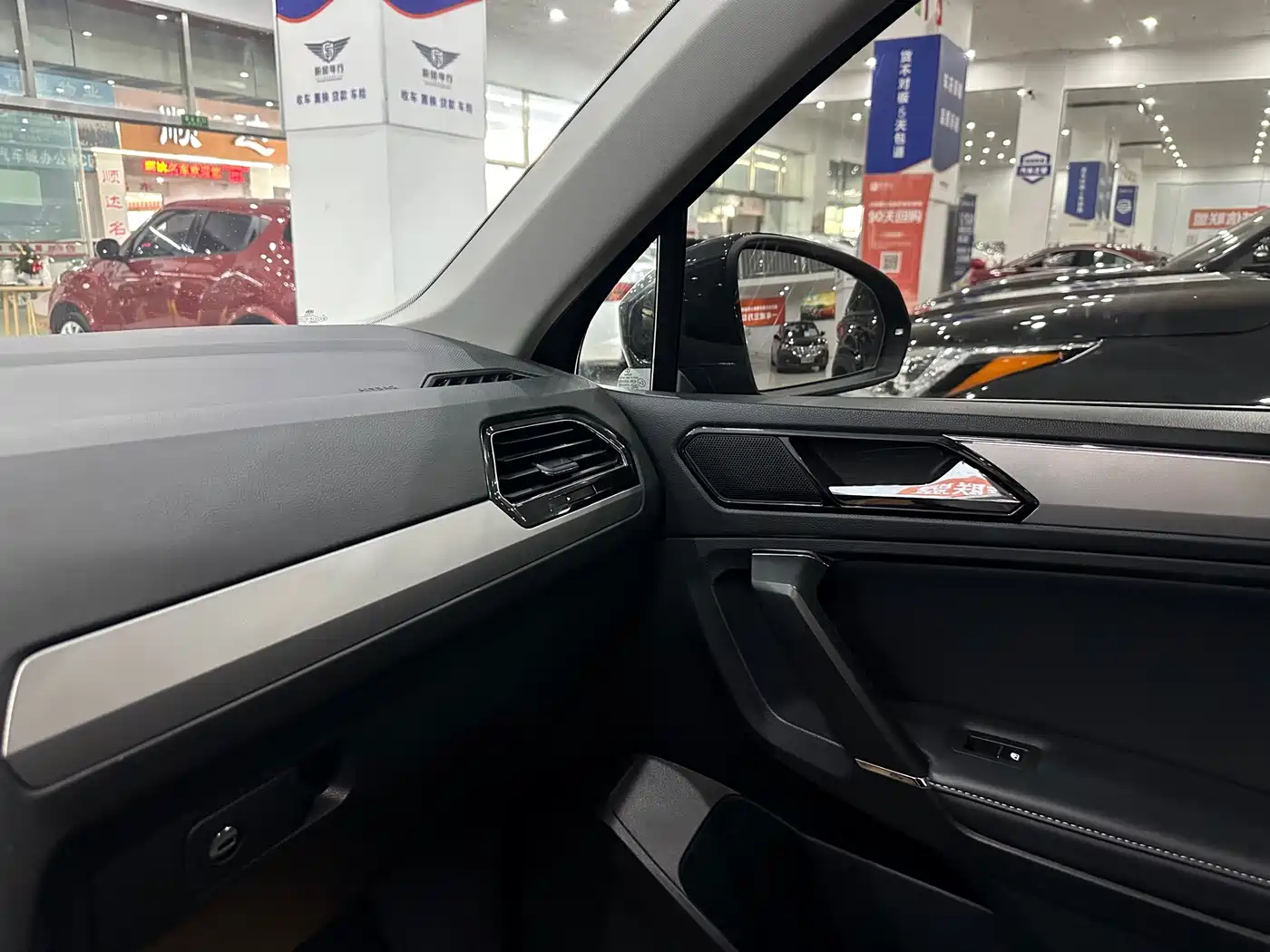 Volkswagen Tiguan L 2018 Facelift 330TSI Automatic 2WD Flagship Edition фото 7