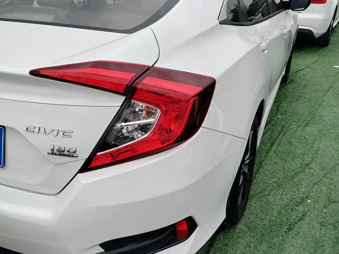 Photo 6 - Honda Civic