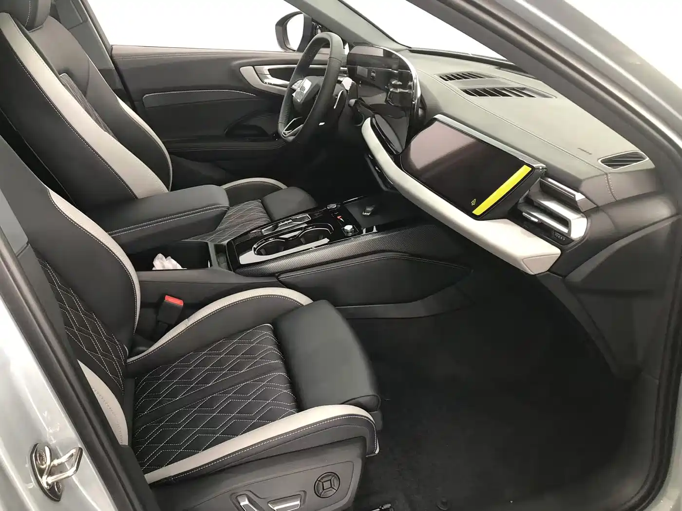 Audi A5L 2025 2.0T Sport Edition quattro фото 11