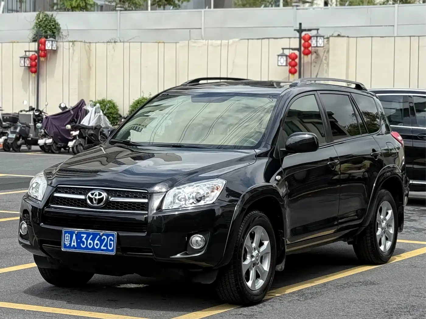 Toyota RAV4 Rongfang 2010 2.4L Manual Luxury Upgrade Edition