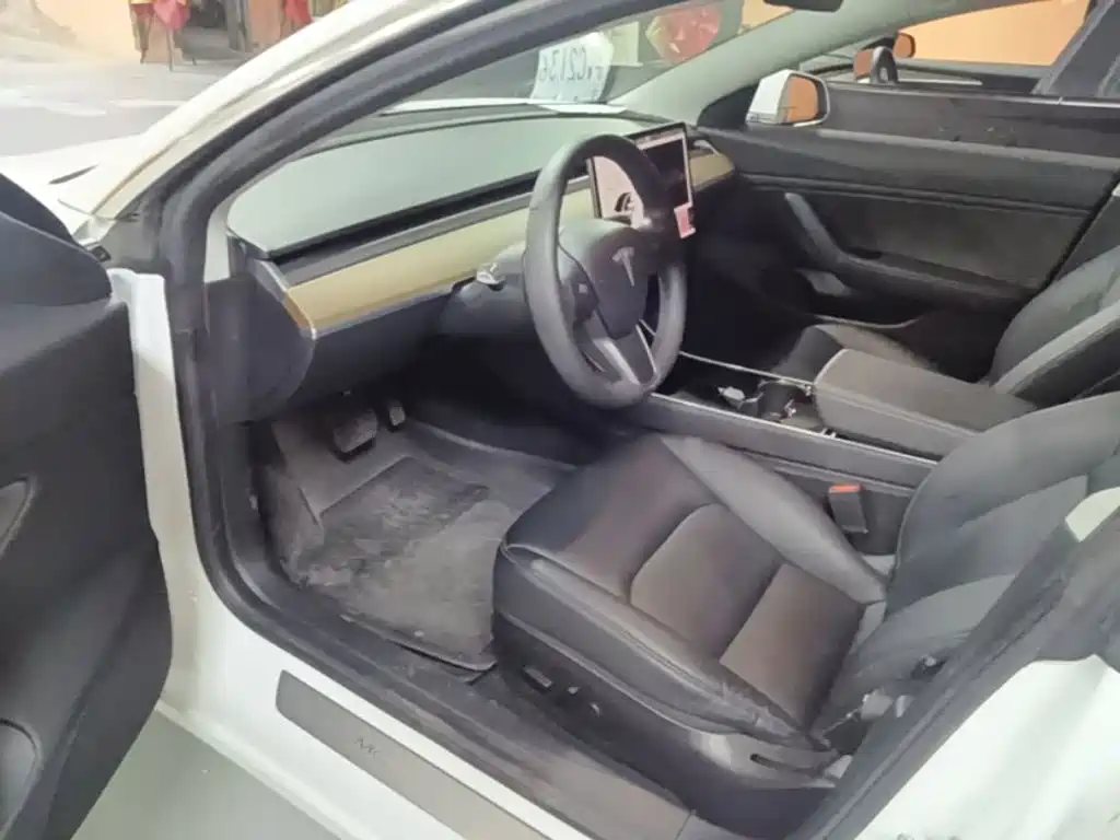 Photo 16 - Tesla Model 3 (Import)