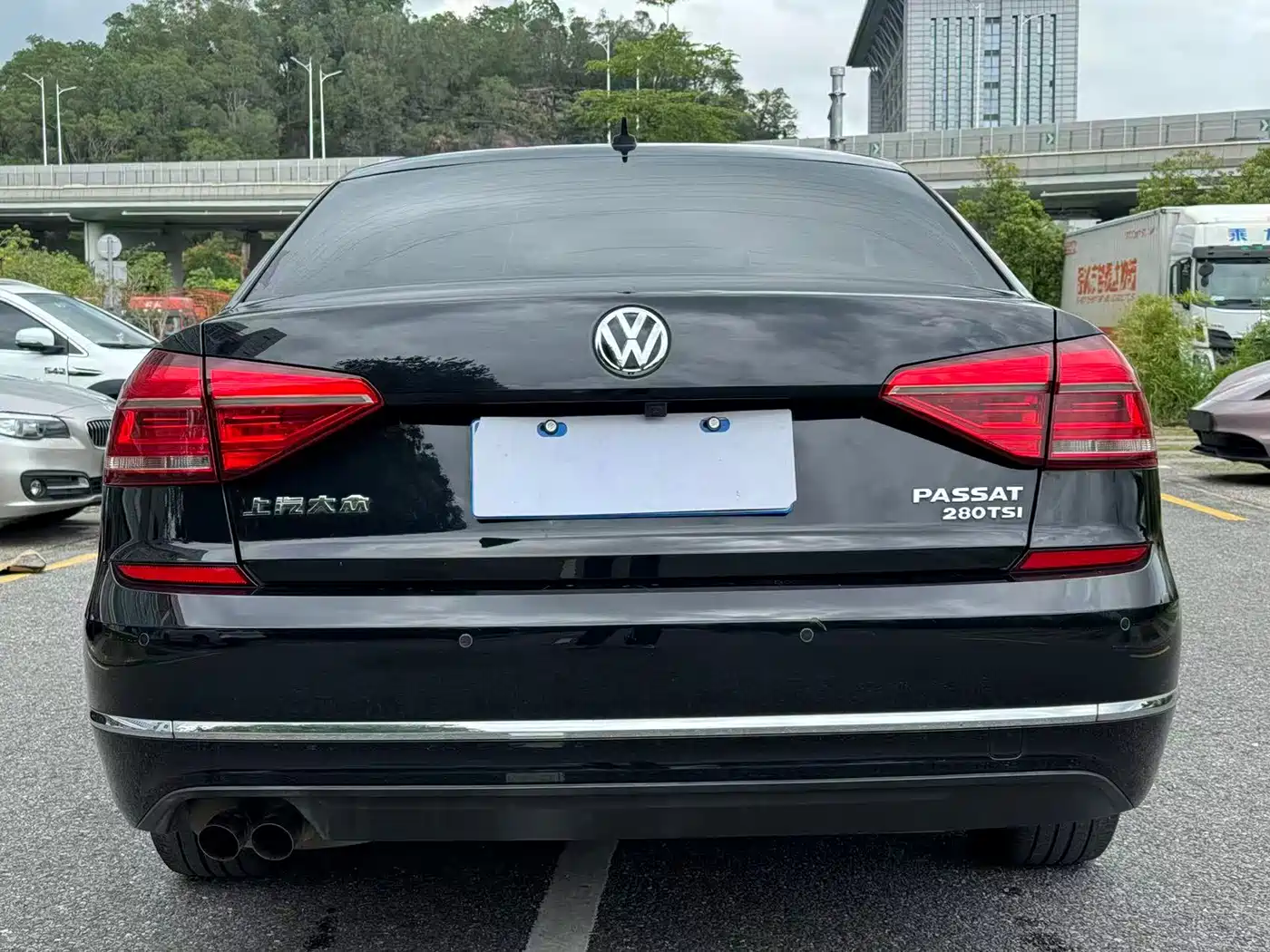 Volkswagen Passat 2017 280TSI DSG Prestige фото 18