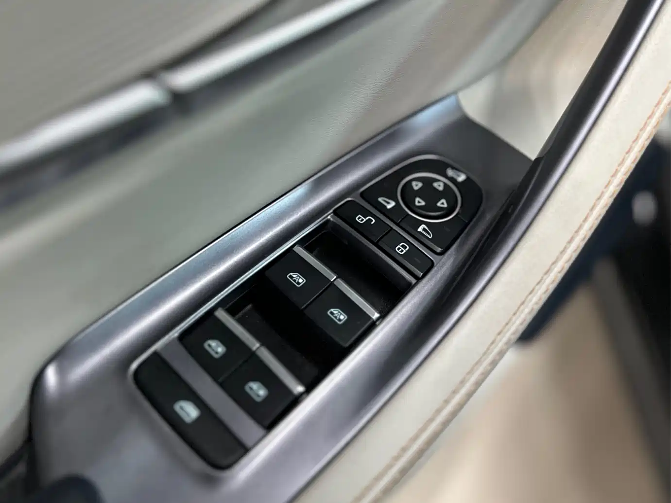 BYD Song PLUS PHEV 2023 Champion Edition DM-i 110KM Flagship PLUS фото 6