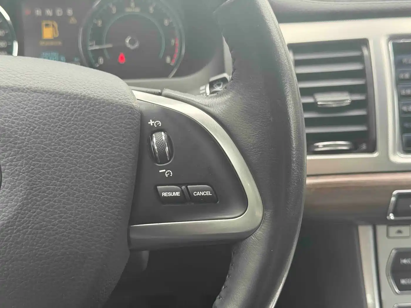 Jaguar XF 2014 2015 XF 2.0T Style Edition