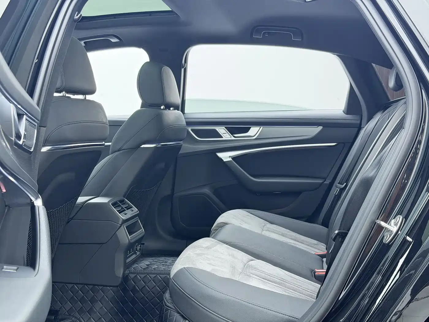 Audi A6L 2024 40 TFSI Luxury Dynamic фото 6