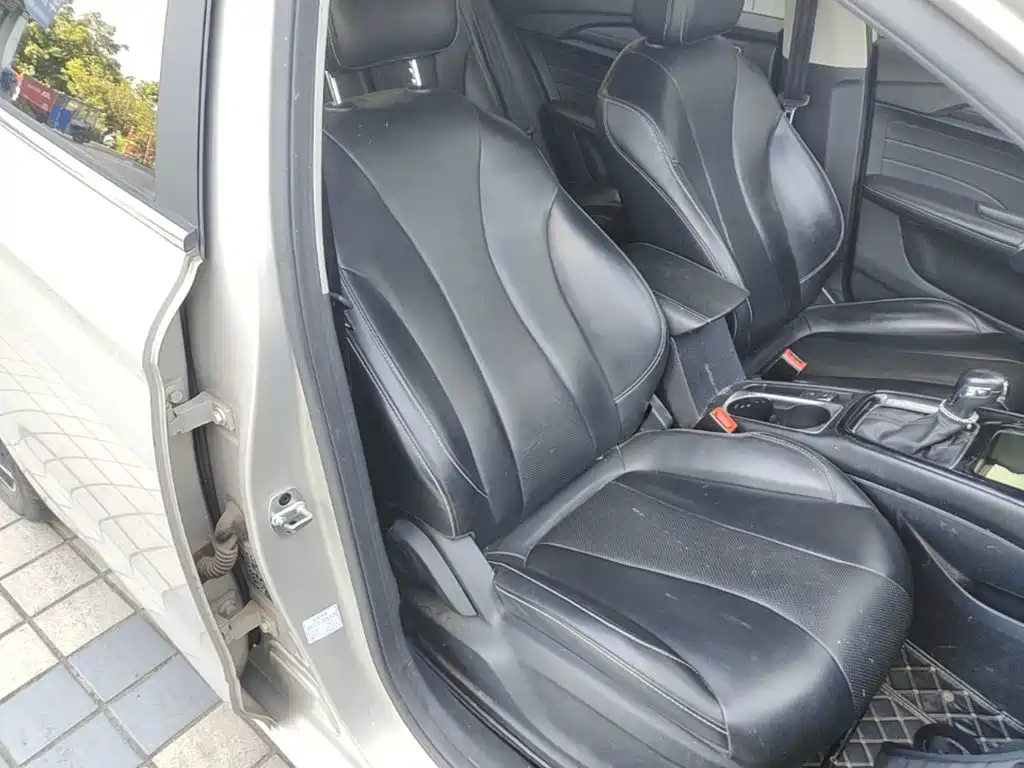 Фото 25 - Roewe i5