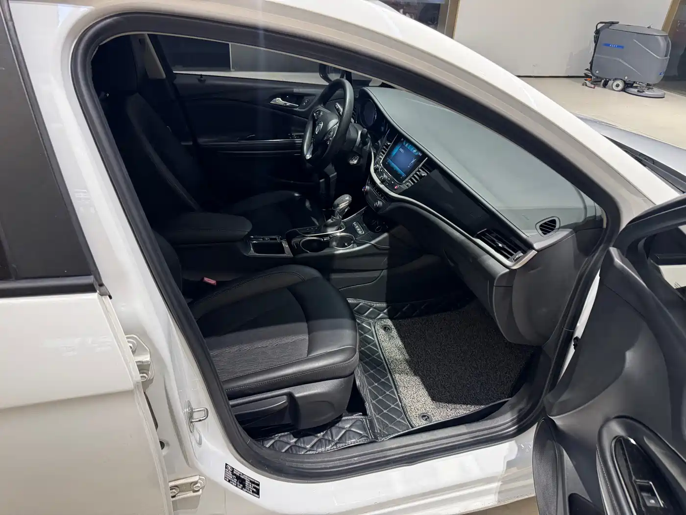 Buick Verano 2017 Sedan 15S Automatic Leading фото 15