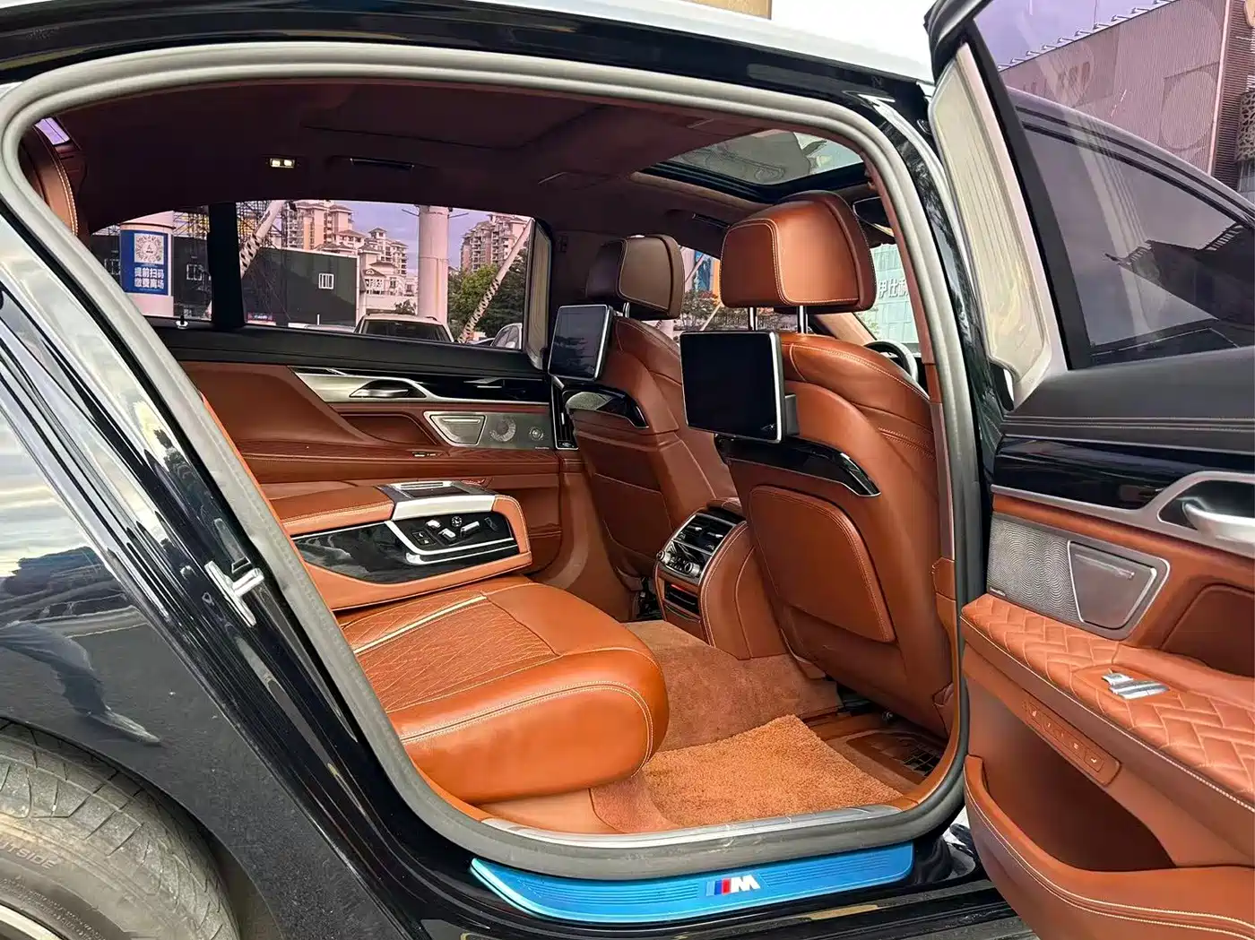 صورة 17 - BMW 7 Series