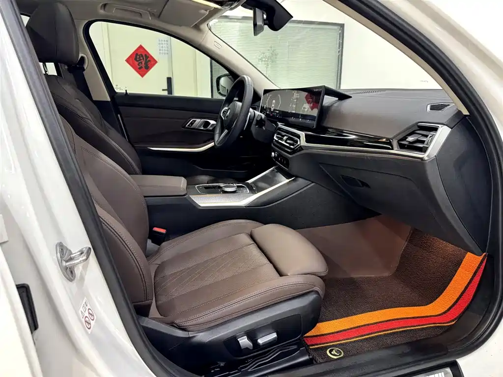 BMW 3 Series 2024 325Li M Sport Shadowline Package фото 11