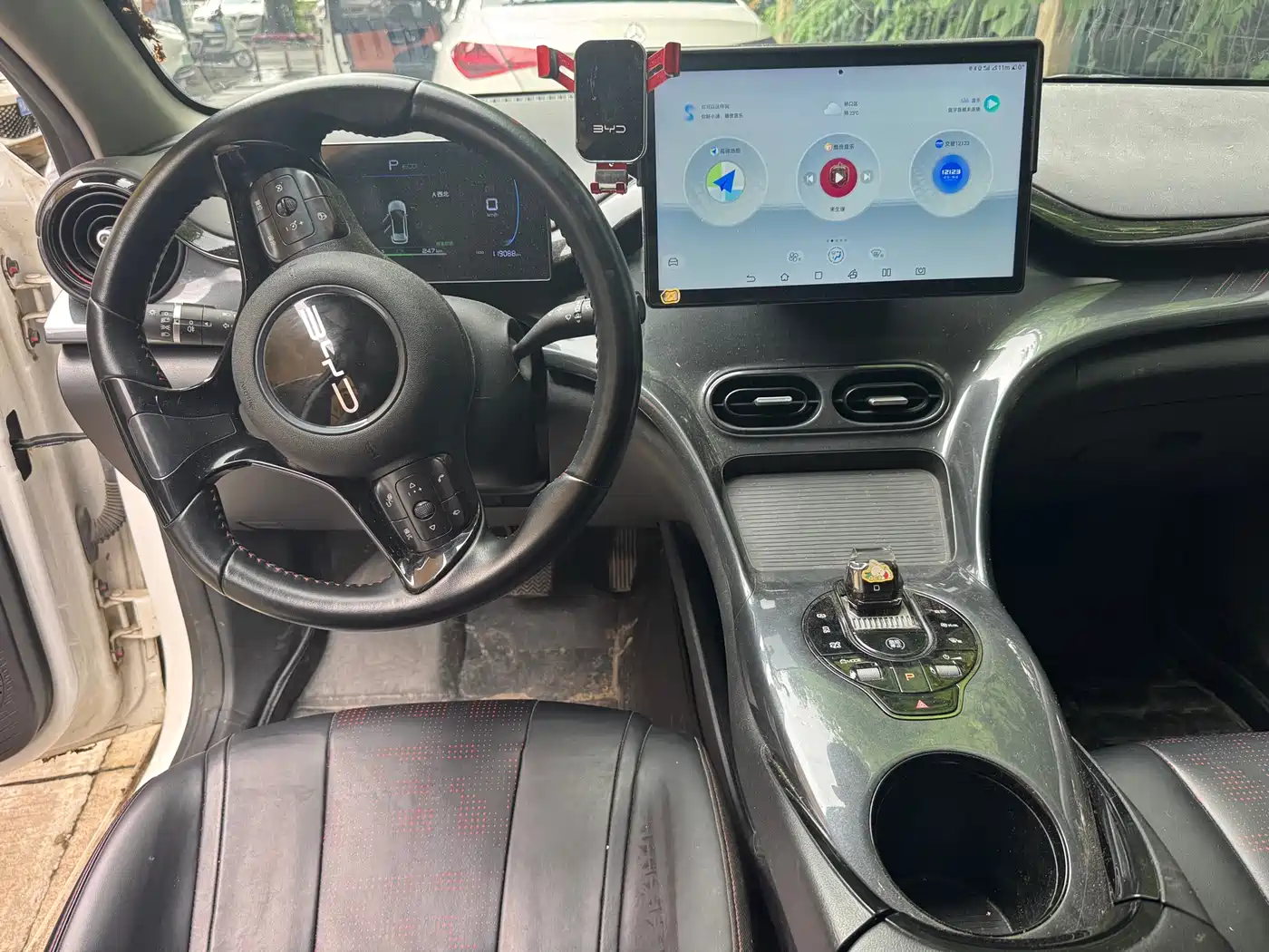 BYD e2 2023 Luxury Model фото 9