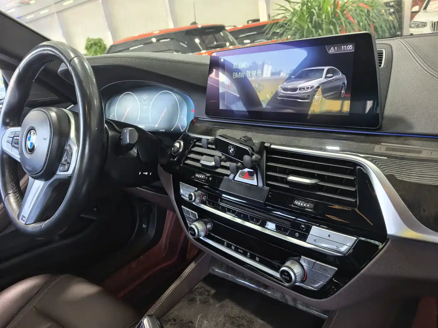 BMW 5 Series 2019 525Li M Sport Package фото 11