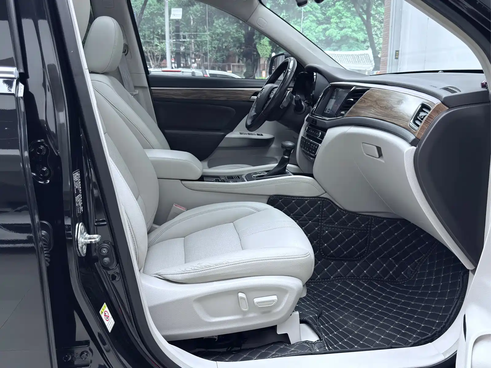 Фото 10 - GAC Trumpchi GS8