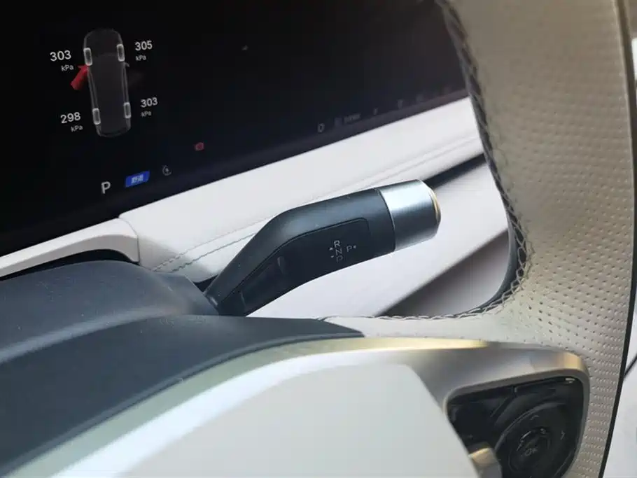 GEELY GALAXY GALAXY E8