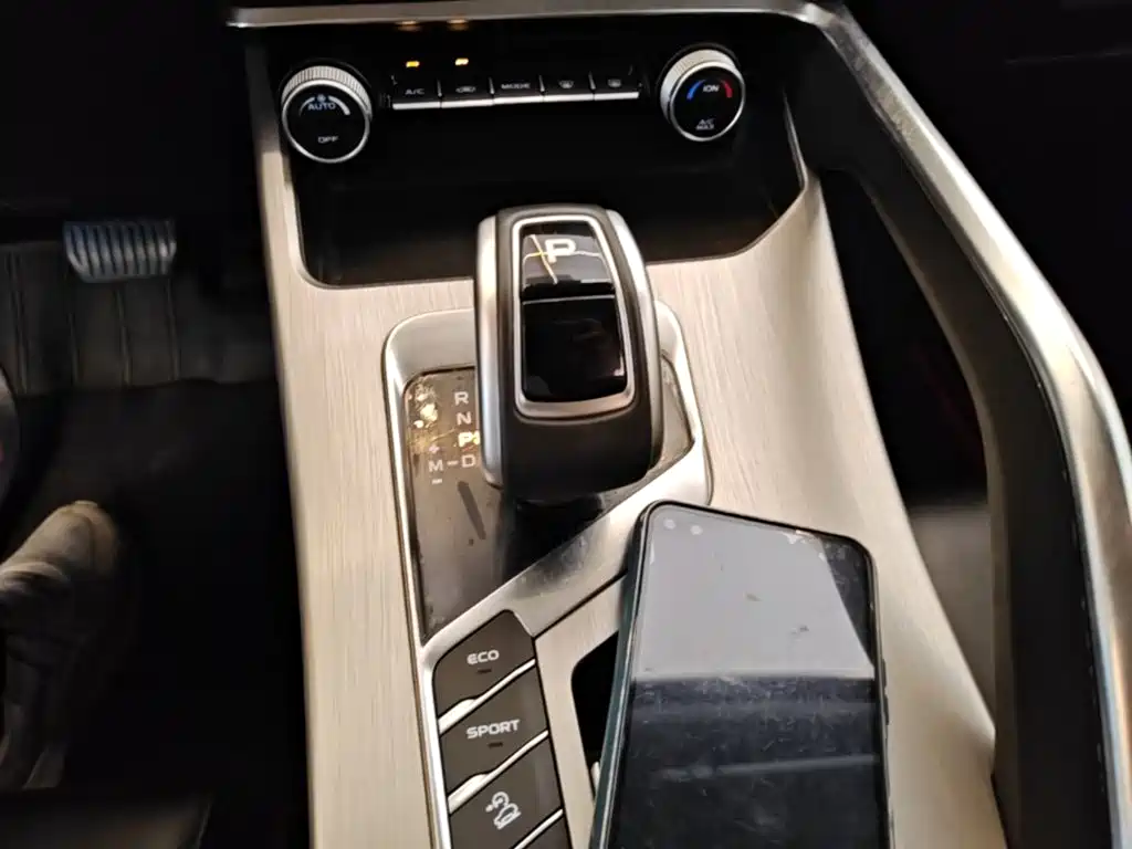 Geely Coolray 2019 2019 260T DCT Knight China VI
