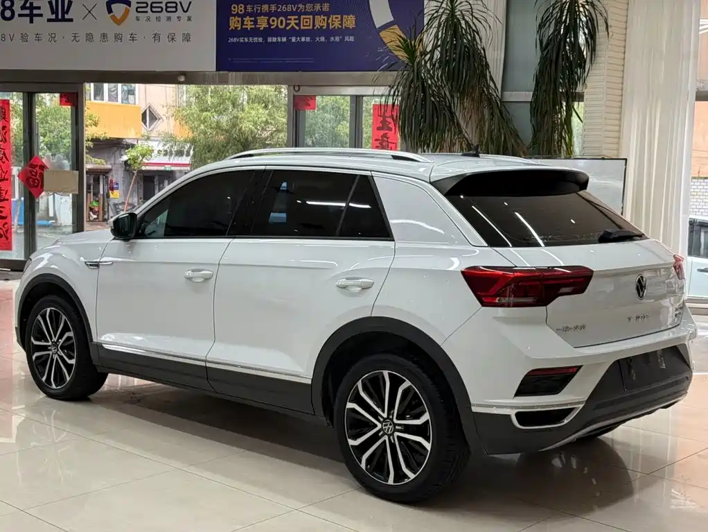 Volkswagen T-Roc, миниатюра 6