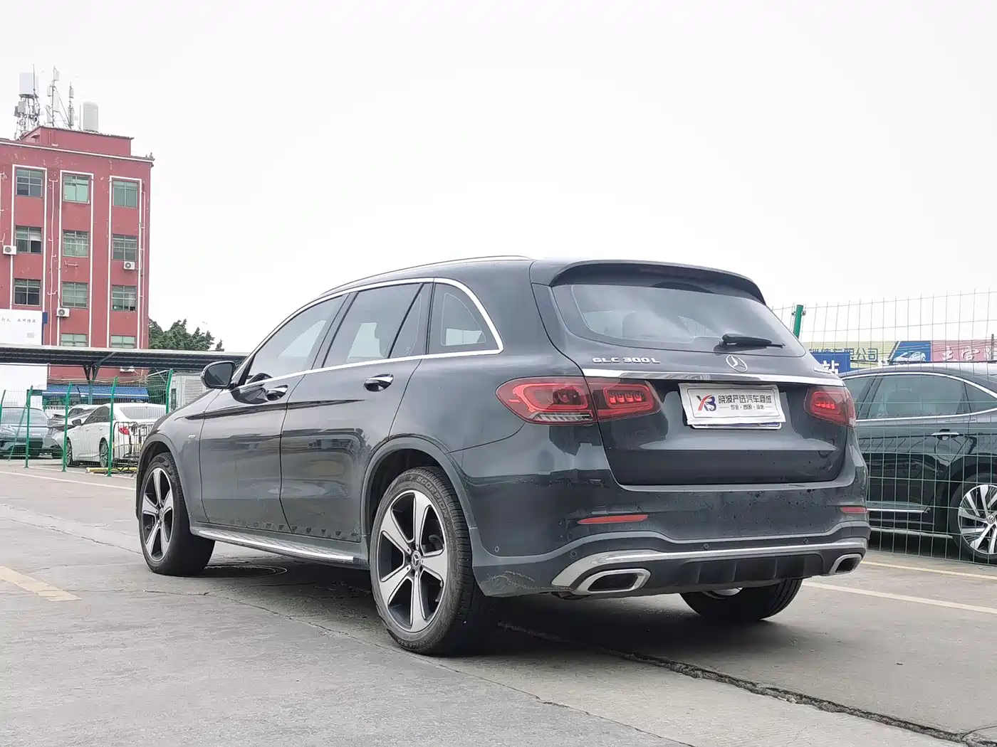 MERCEDES-BENZ GLC