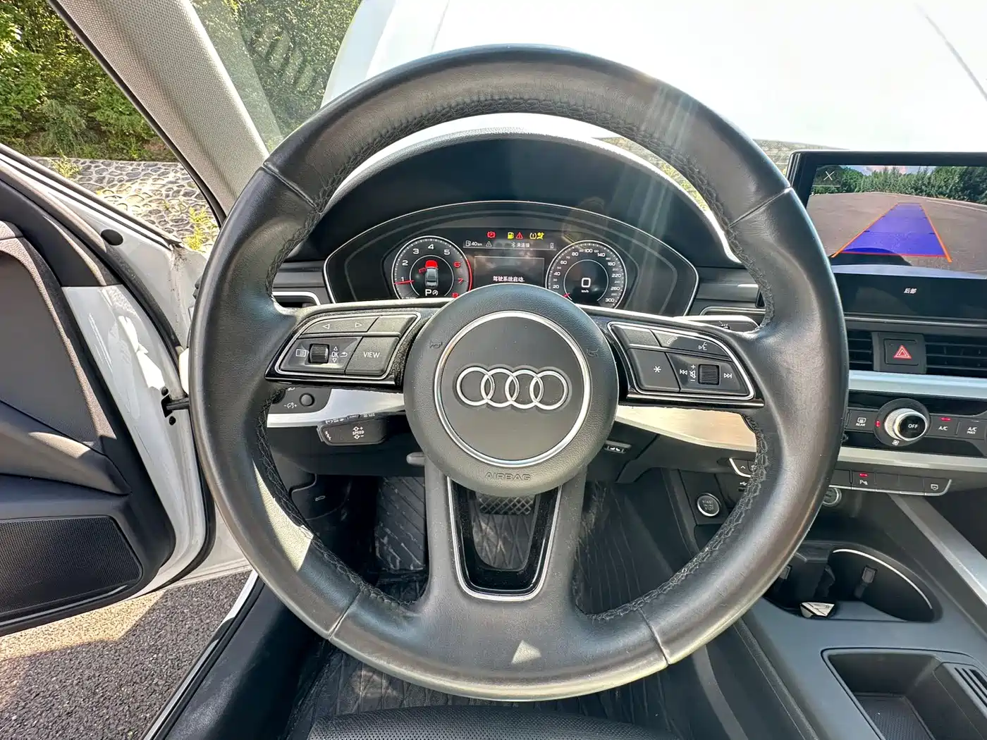 Фото 10 - Audi A4L