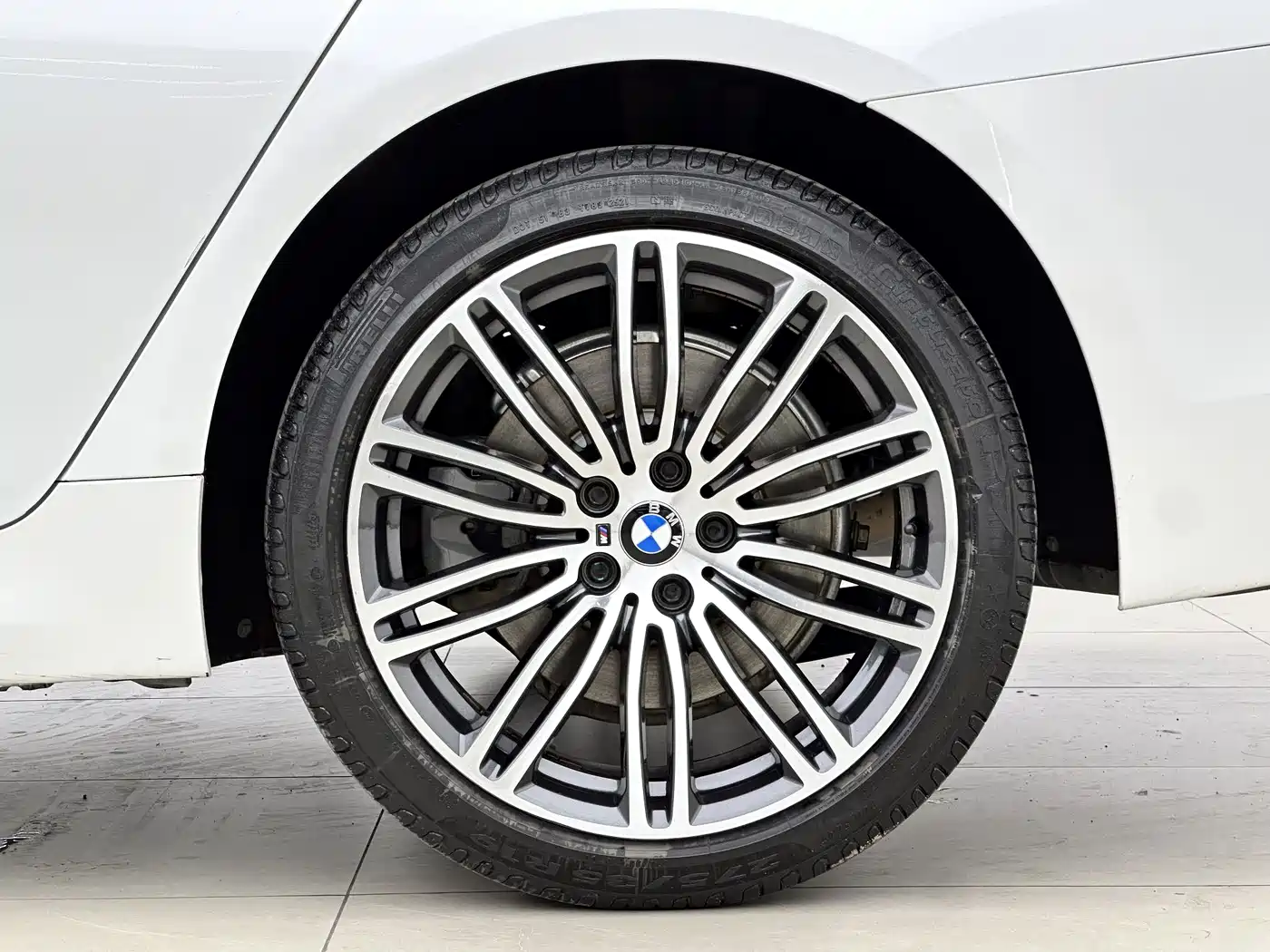 BMW 5 Series 2019 530Li xDrive M Sport Package фото 11