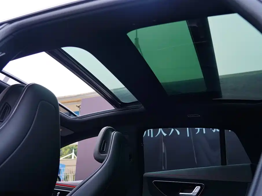 MERCEDES-BENZ EQE AMG