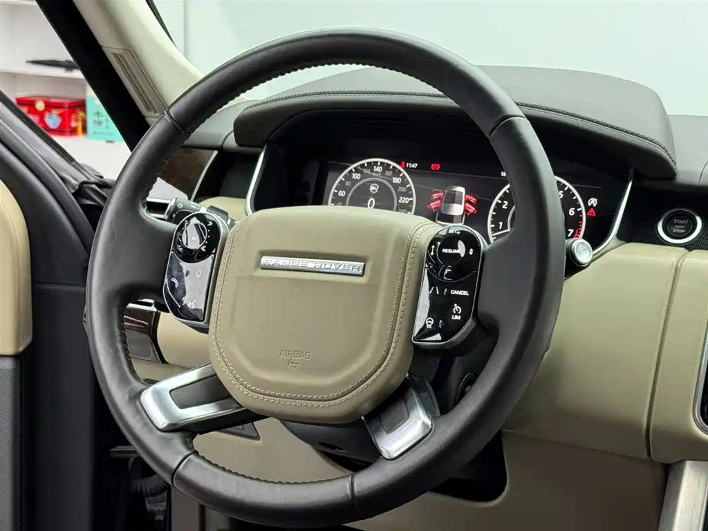Land Rover Range Rover 2022 3.0 L6 360PS Heritage Edition фото 11