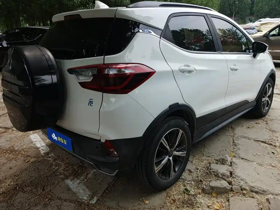 BYD Yuan New Energy 2018 EV360 Smart Connected Cool Edition фото 3