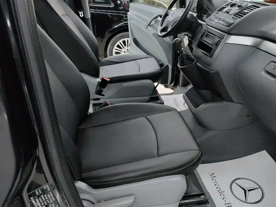 Mercedes-Benz Vito 2013 2.1T Elite Edition фото 8