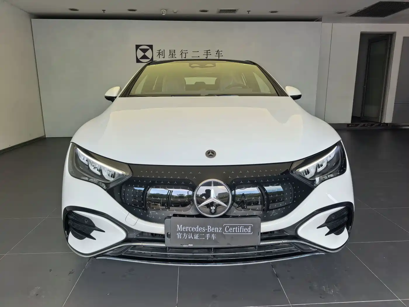 Mercedes-Benz EQE 2026 2025 Model 500 4MATIC Luxury Edition
