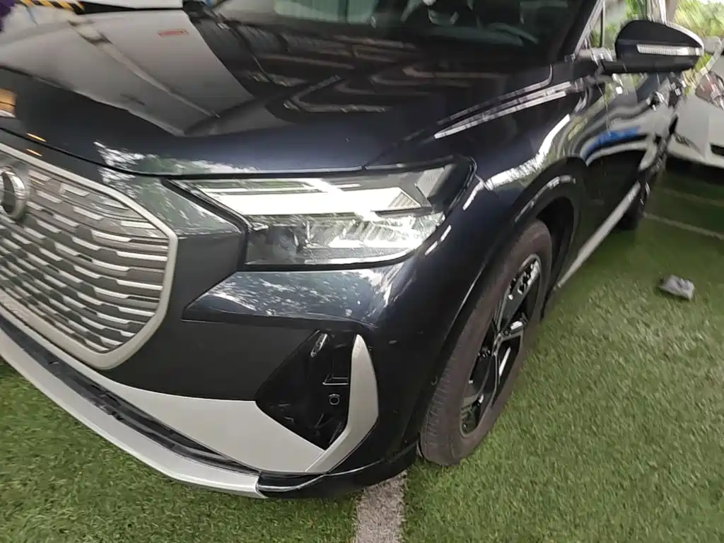 Фото 24 - Audi Q4 e-tron