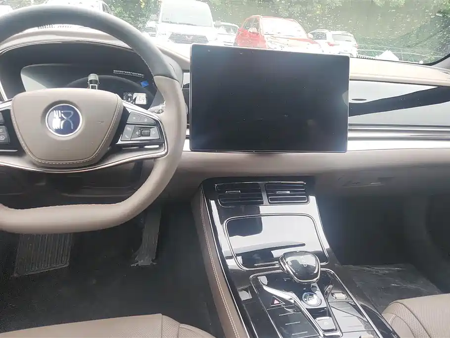 BYD Han 2025 DM-i Smart Driving Edition 125KM Honor фото 13