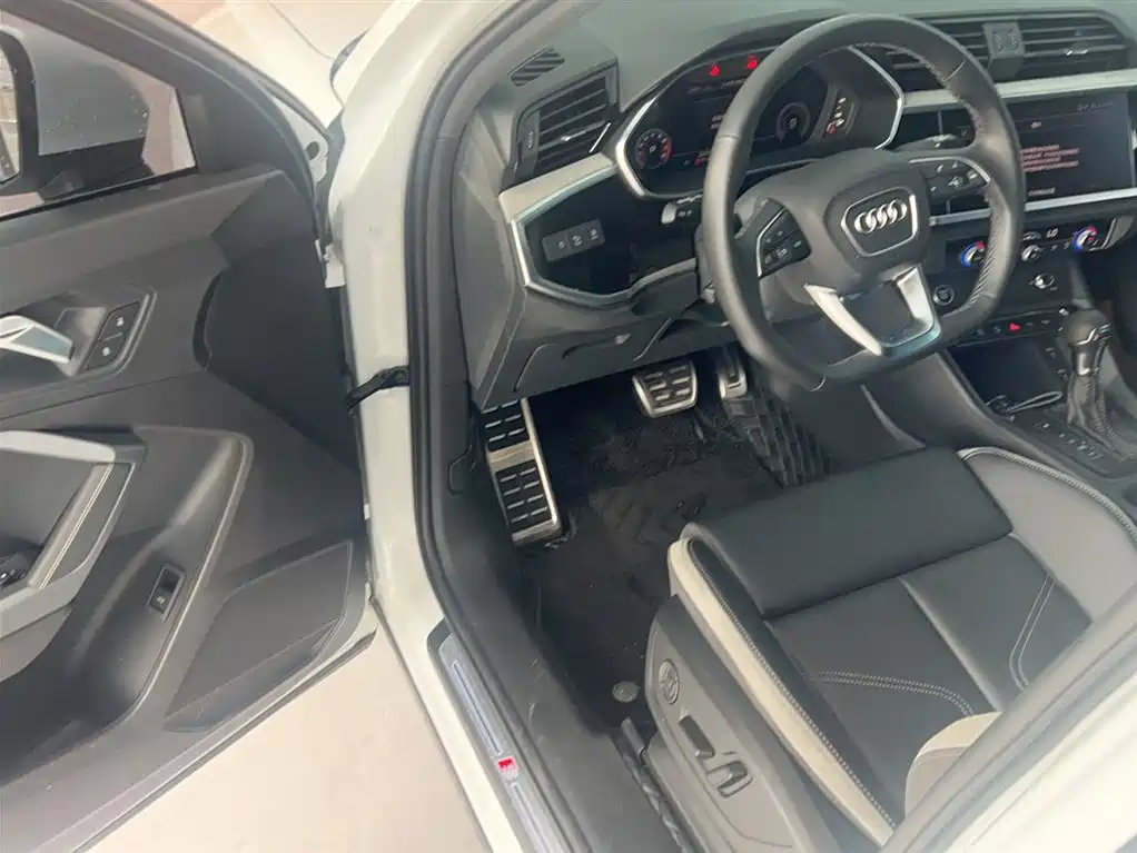 Audi Q3 2024 35 TFSI Fashion Sport фото 10