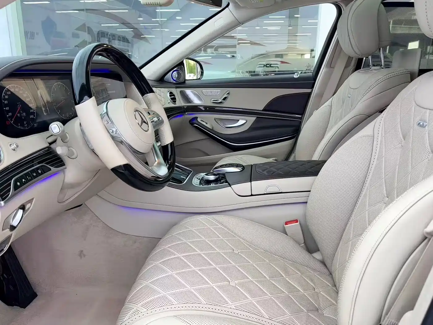 صورة 7 - Mercedes-Benz Maybach S-Class