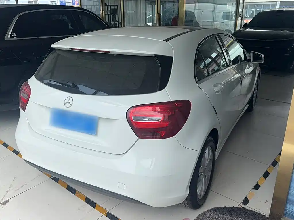Mercedes-Benz A-Class (Import) 2017 Facelift A 180 фото 10