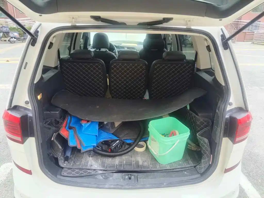 Фото 5 - Volkswagen Touran