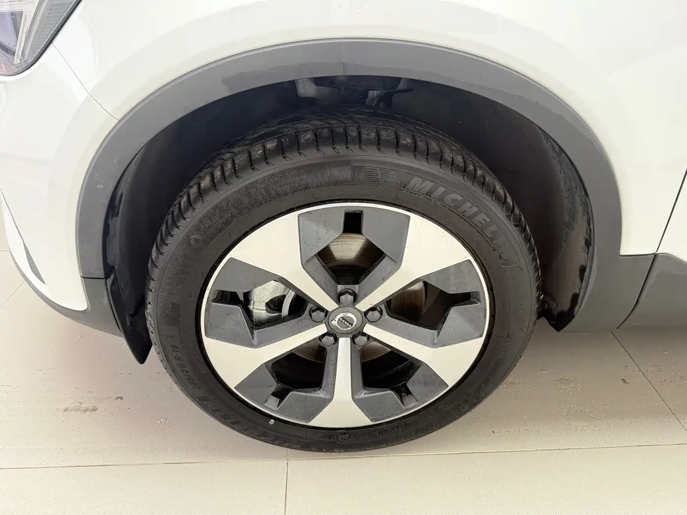 Volvo XC40 2025 2025 B4 AWD Smart Elite Luxury Edition