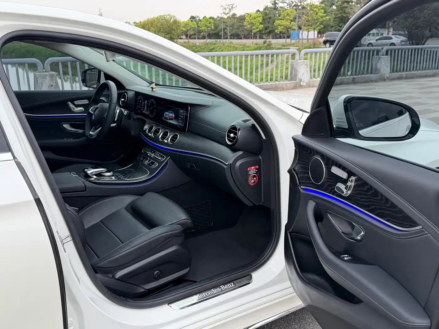 Mercedes-Benz E-Class 2018 Facelift E 200 L Sport фото 23