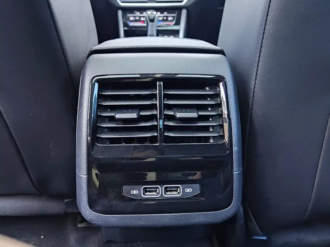 Volkswagen Sagitar 2023 280TSI DSG Surpass Plus Edition фото 12