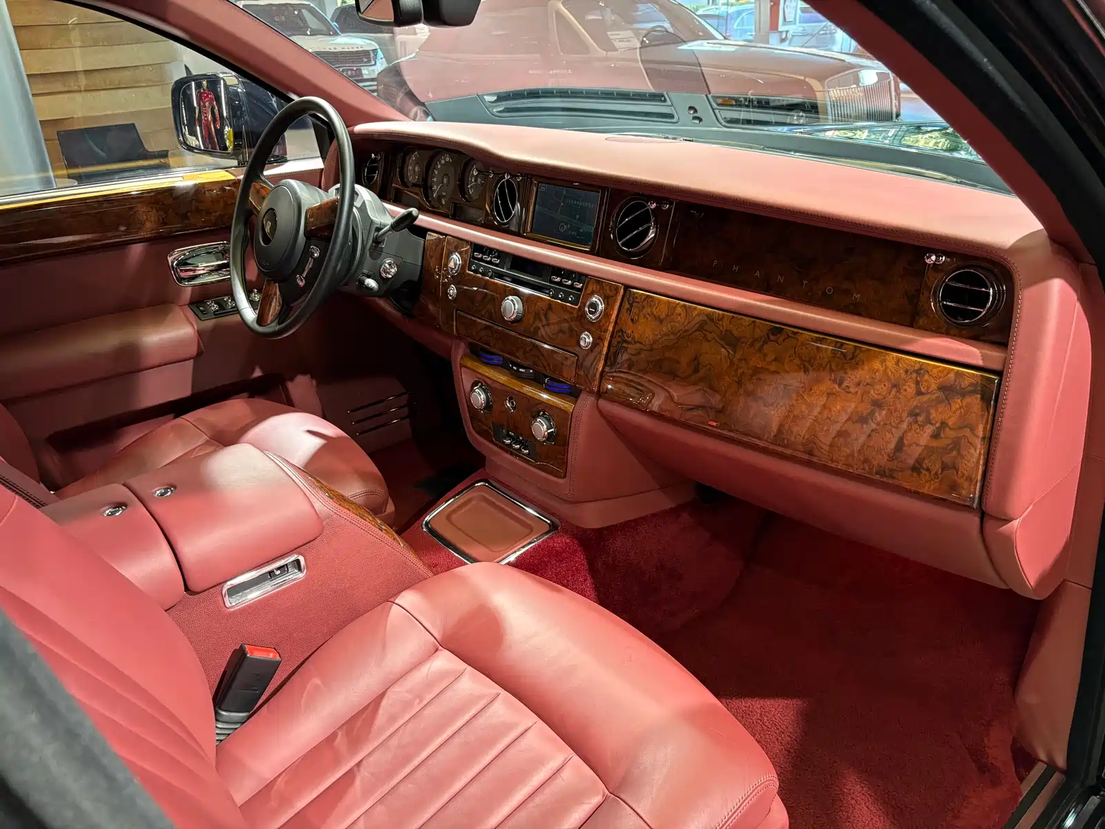 Фото 24 - Rolls-Royce Phantom