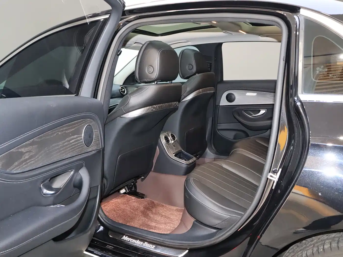 Mercedes-Benz E-Class 2022 Second Facelift E 300 L Fashion фото 17
