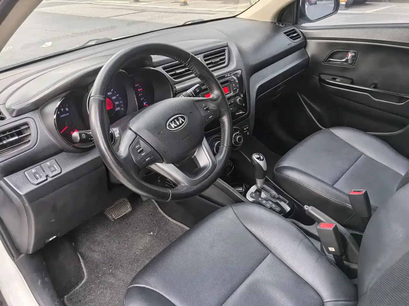 Photo 11 - Kia K2
