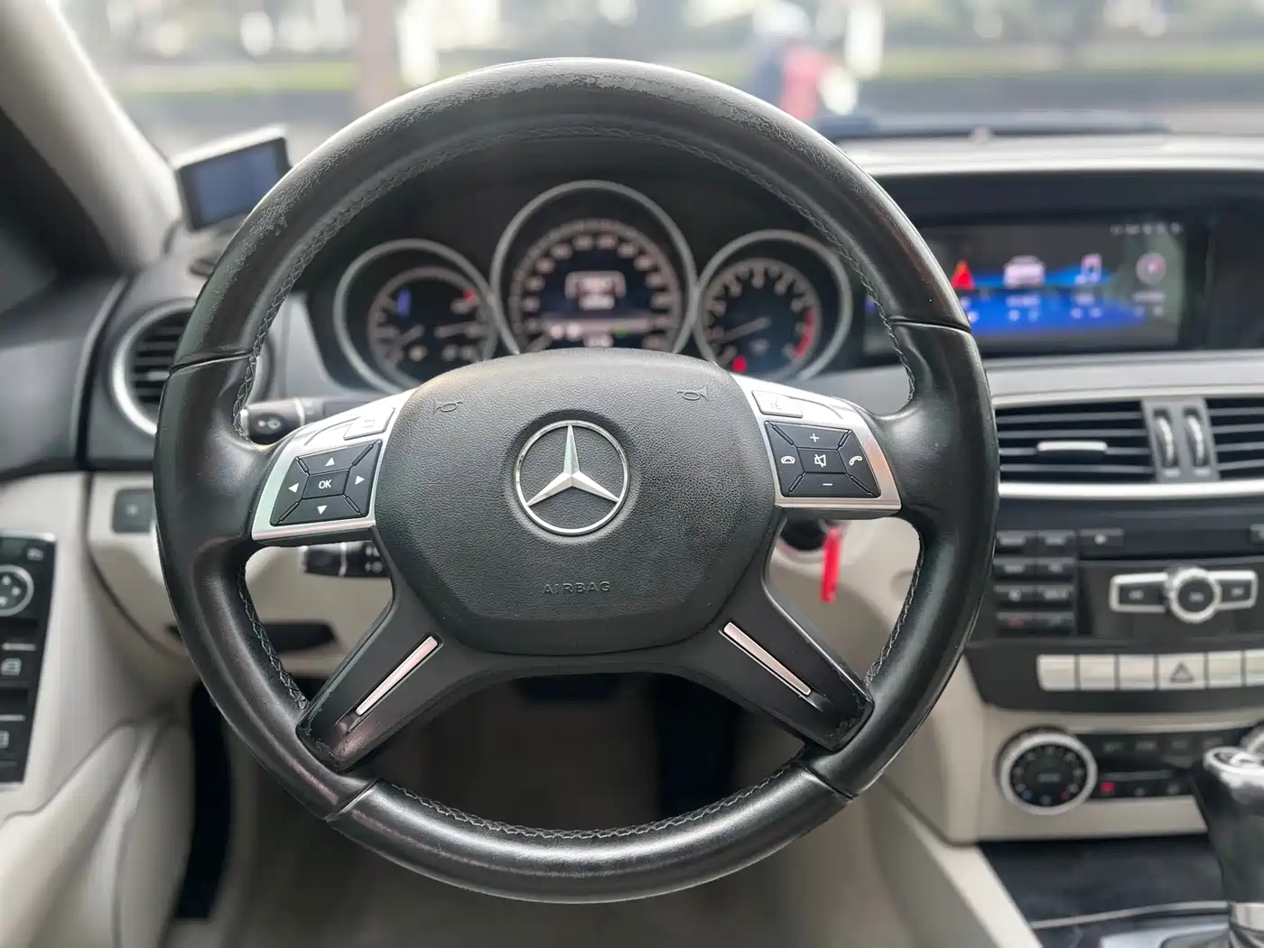 Mercedes-Benz C-Class 2013 Model C 180 CGI Classic фото 11