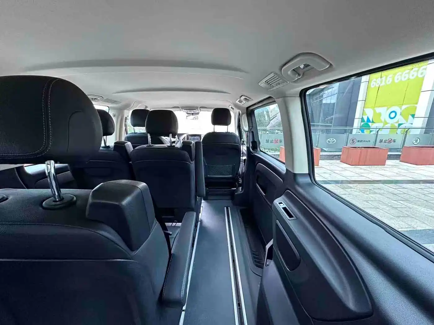 Mercedes-Benz Vito 2023 2.0T Elite 9-Seater фото 18