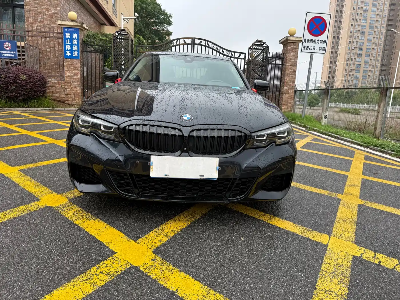 BMW 3-SERIES