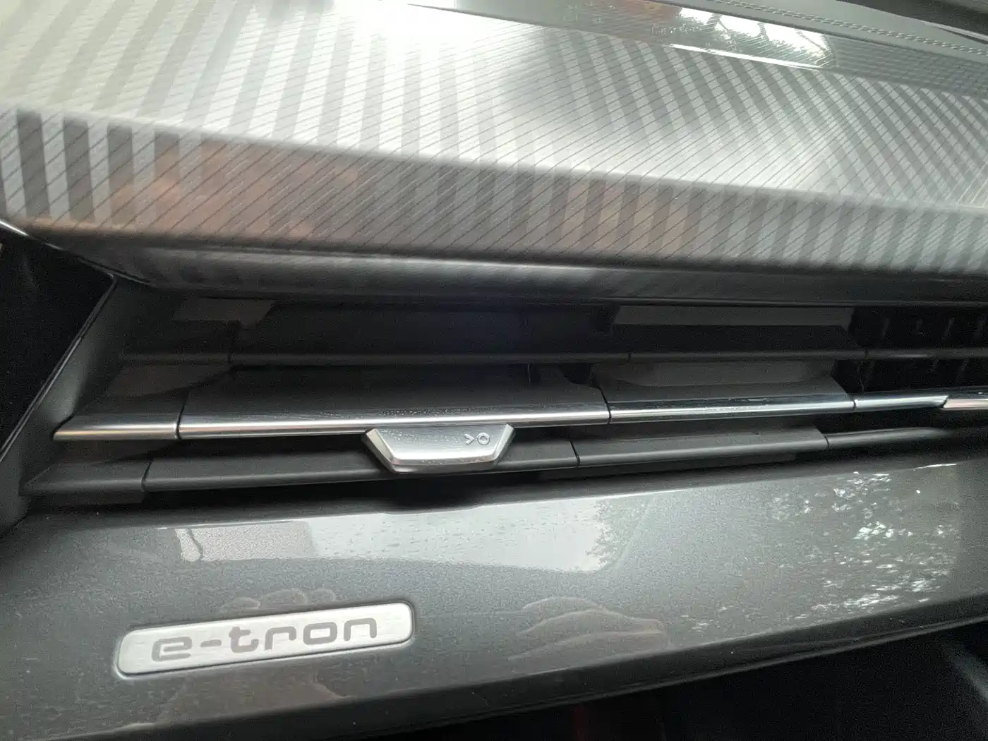Audi Q4 e-tron 2022 40 e-tron First Edition фото 14