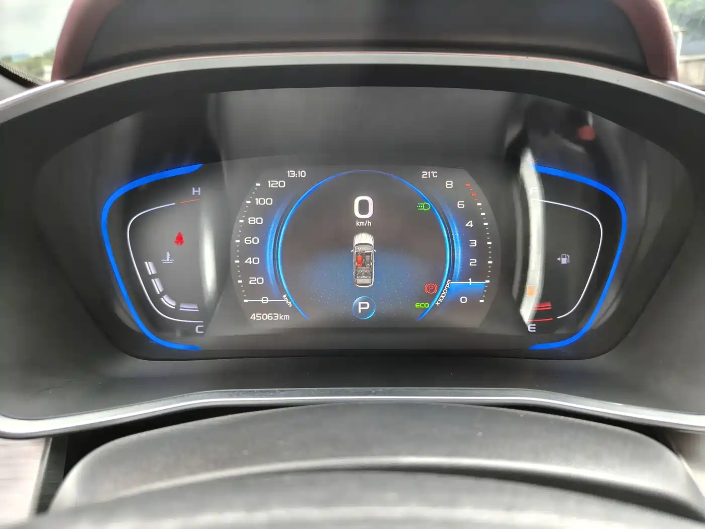 Фото 7 - Geely Binyue