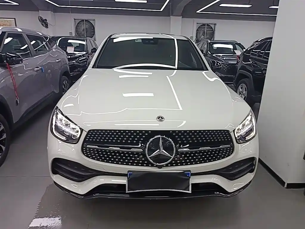 Mercedes-Benz GLC Coupe 2023 Model GLC 300 4MATIC Coupe SUV фото 3