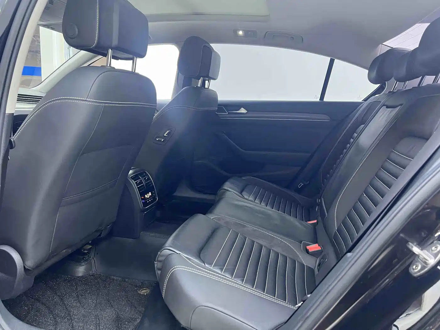 Volkswagen Magotan 2020 330TSI DSG Leading фото 4