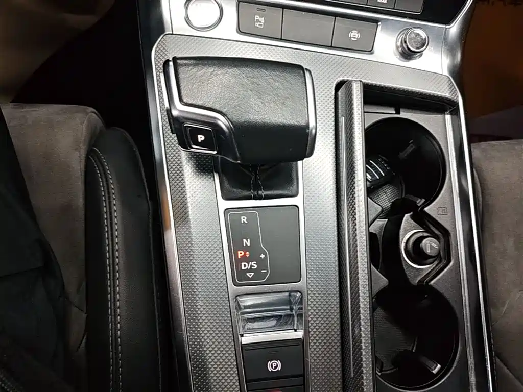 Audi A6L 2020 40 TFSI Luxury Dynamic фото 14