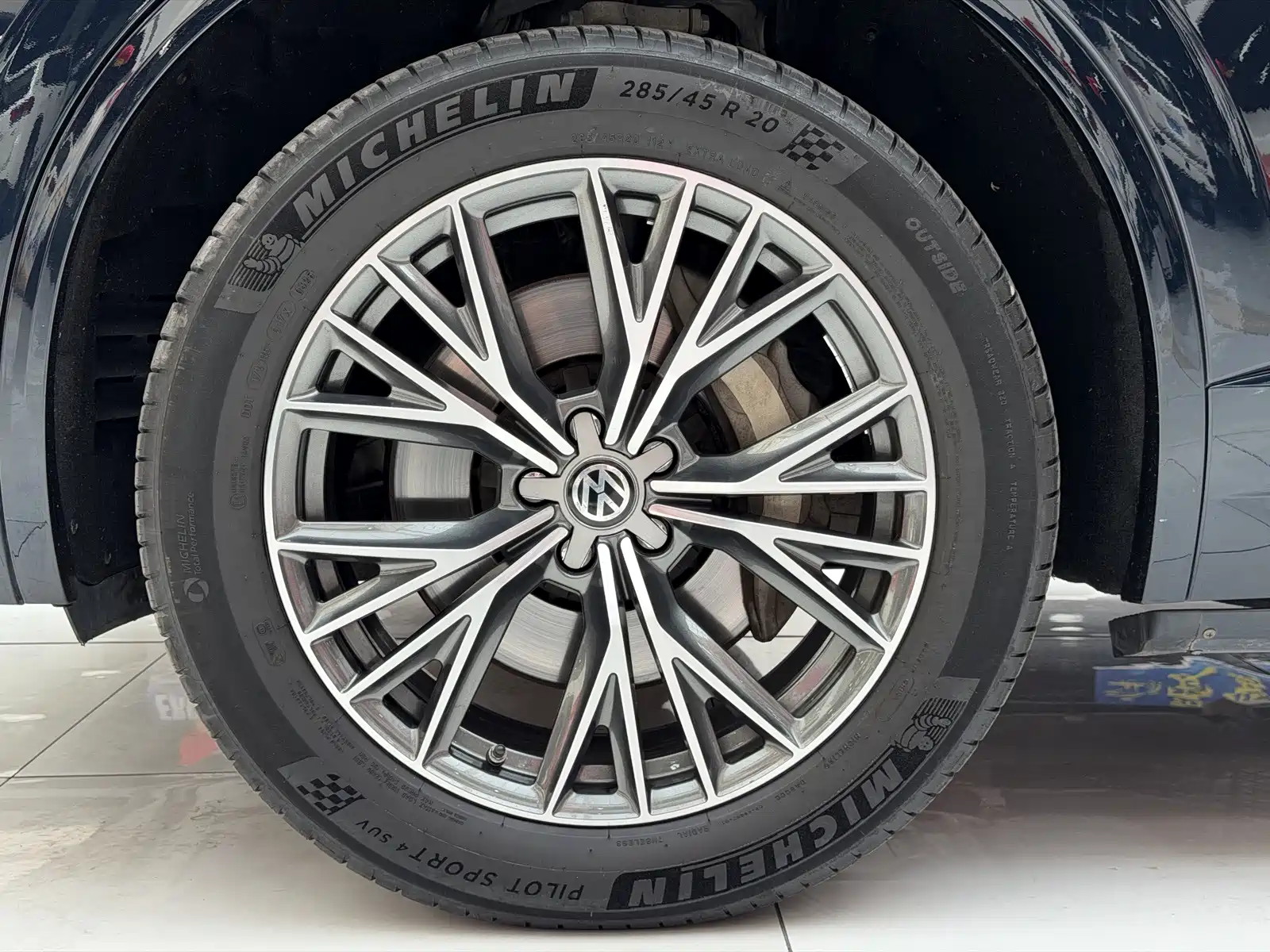 Фото 14 - Volkswagen Touareg
