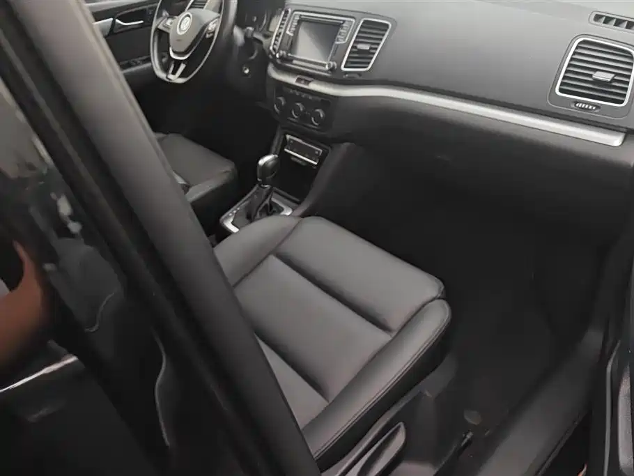Volkswagen Sharan 2016 380TSI Comfort 7-seater фото 8