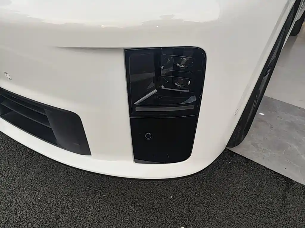 Li Auto i6 2026 2025 2WD Base Model